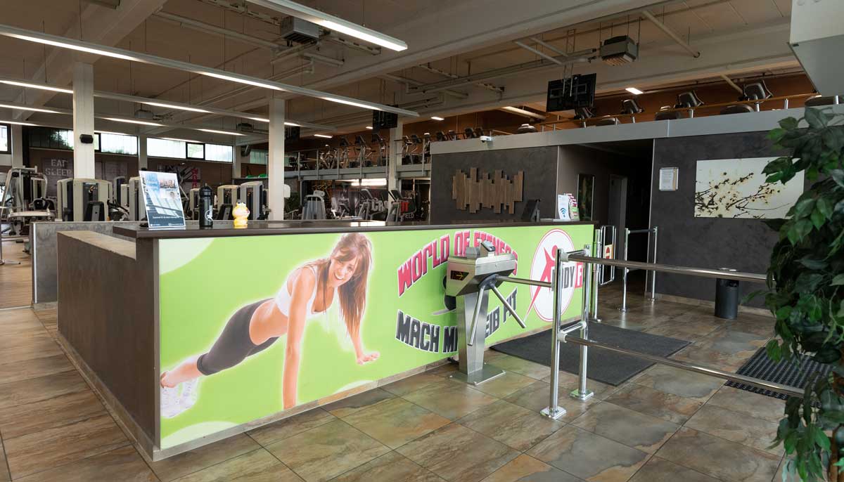Eingang Fitnessstudio Bodyfit Oberasbach